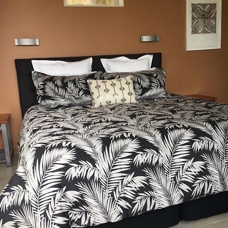 Nikau Apartments Waiheke Island Onetangi エクステリア 写真