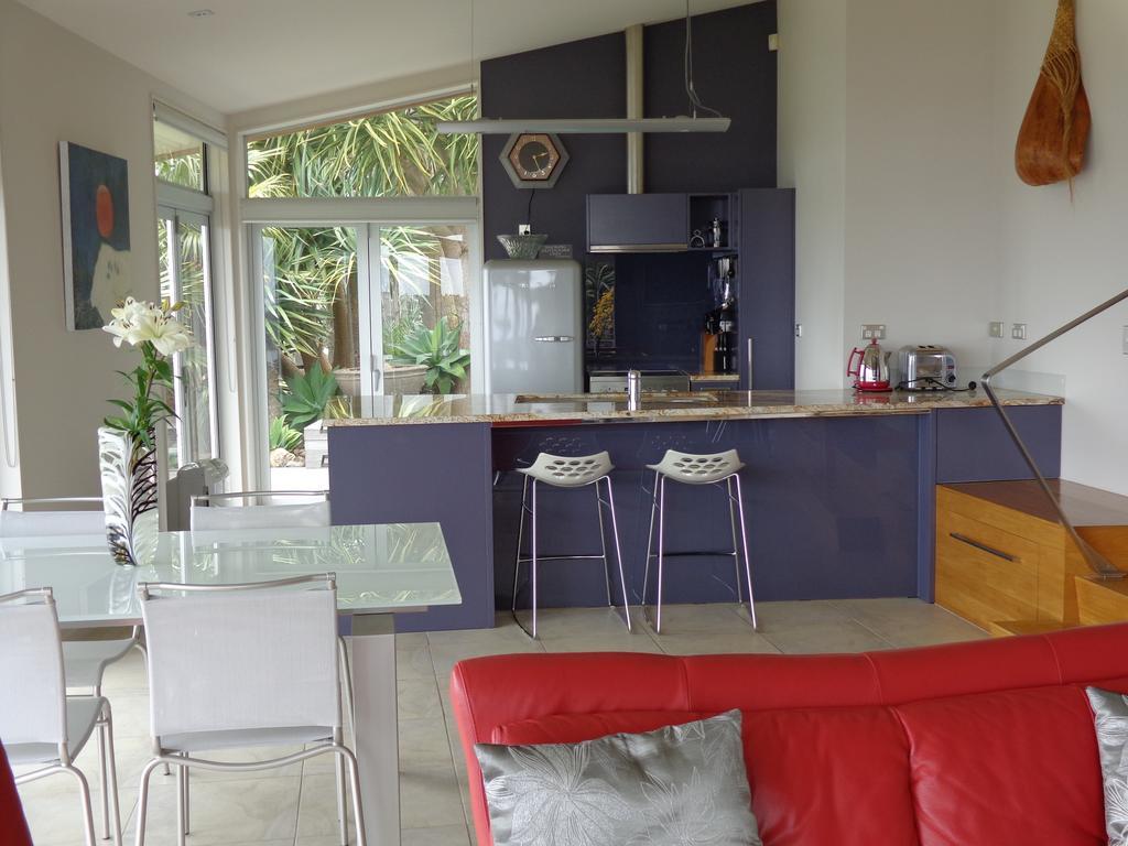 Nikau Apartments Waiheke Island Onetangi エクステリア 写真